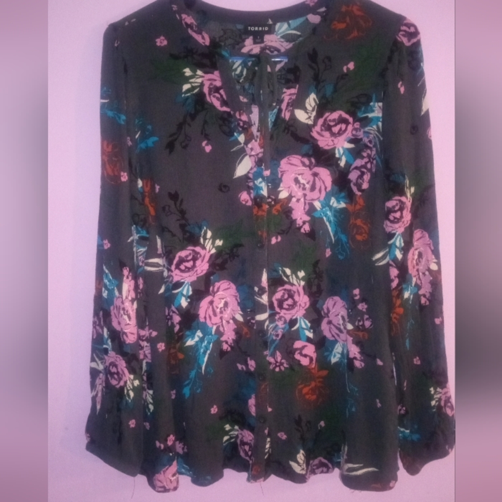 Torrid Womens 1x Crinkle Gauze Collarless Rayon Button Front Peasant Top